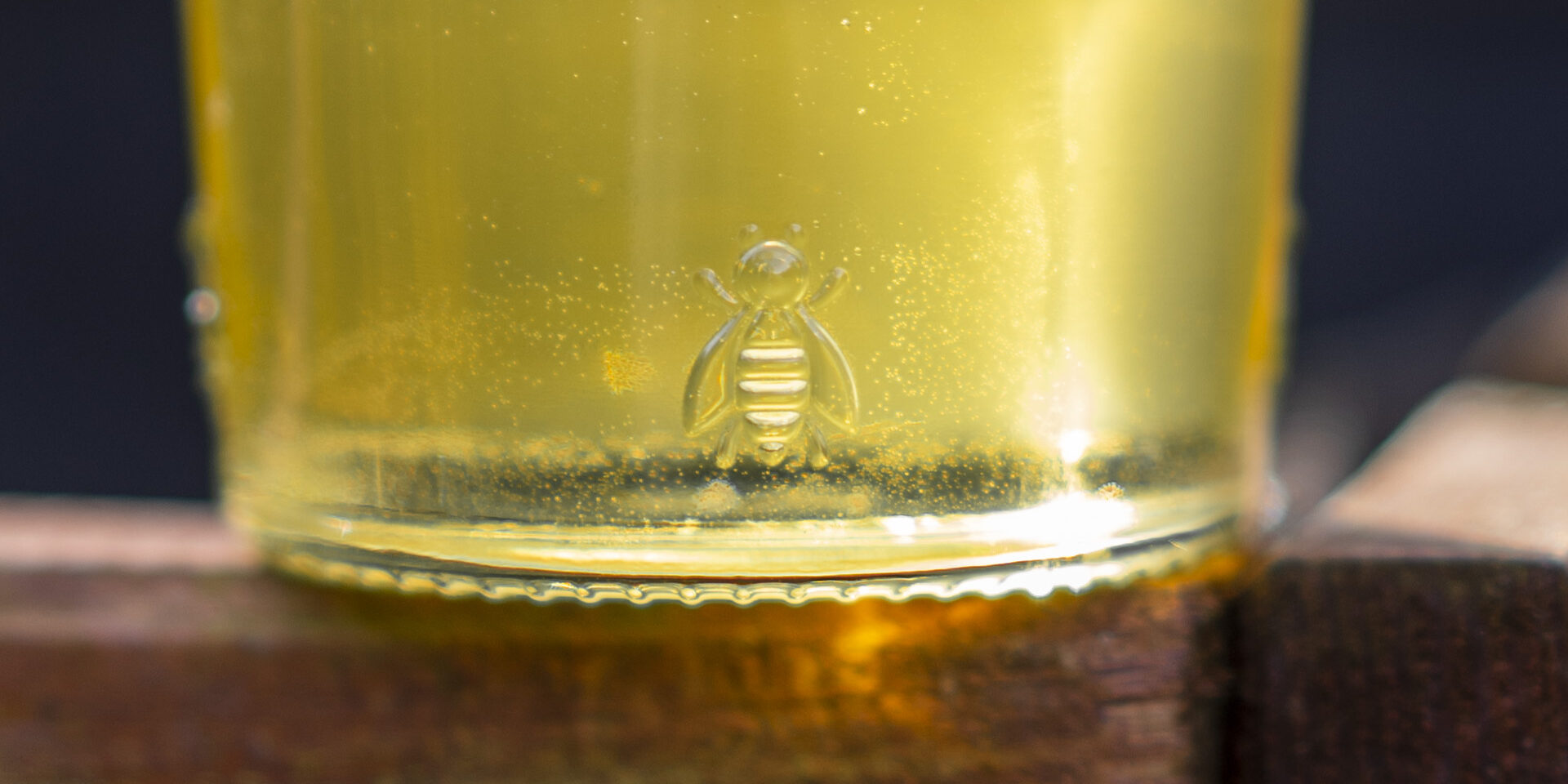 pragmacom.eu actu le miel comme composant électronique respectueux de l'environnement